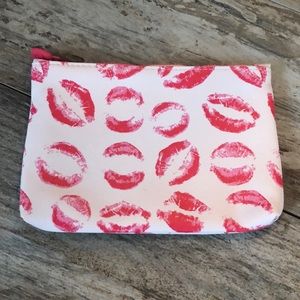 Oh La La - kisses galore!